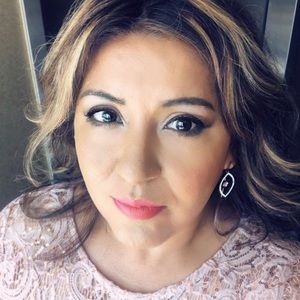 Meet your Posher, Noemi